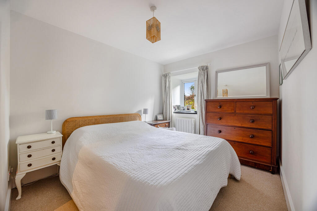 A24 - Bramble Lower Norton Barns East Allington - 