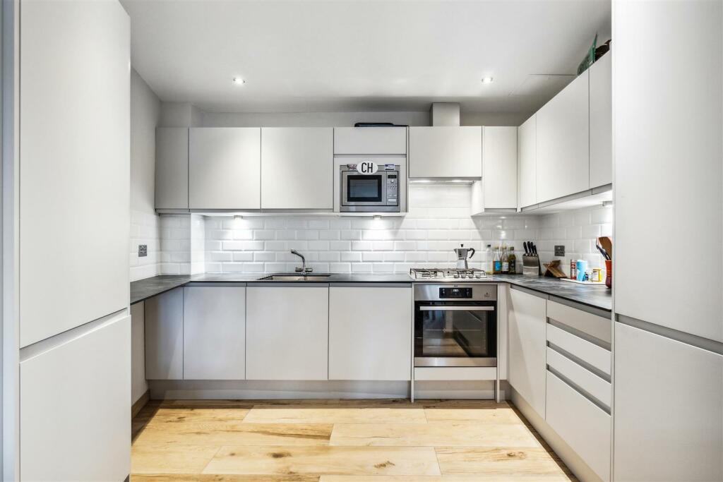Flat 4 Forrest Court, Rosendale Road, Herne Hill, 