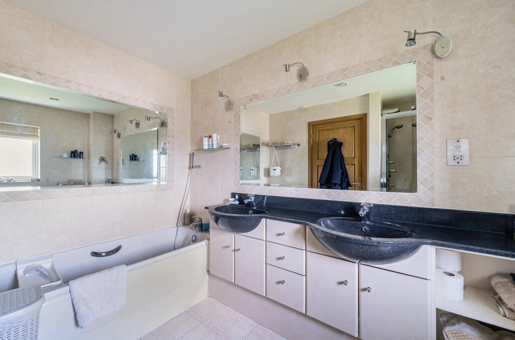 11-681bac97a193d-...