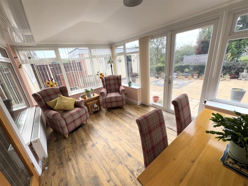 GARDEN ROOM