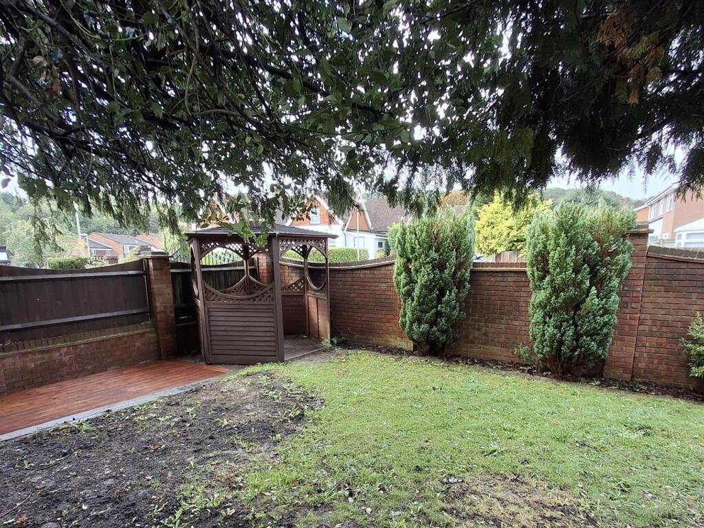 Side Garden 2.jpg