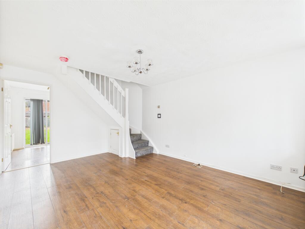 CAM04825G0-PR0069-STILL003