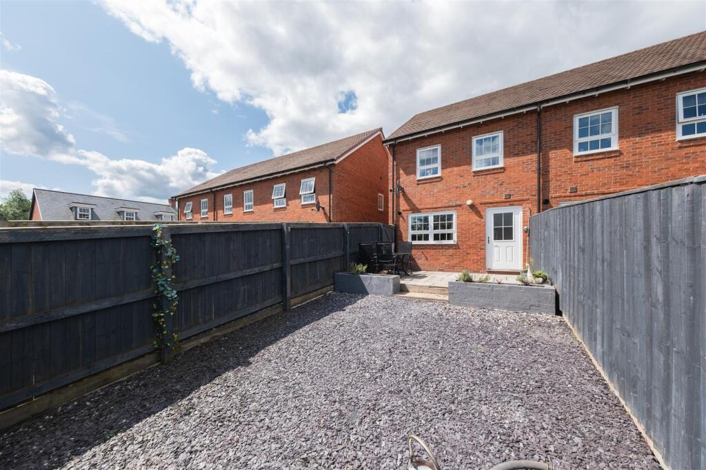 19 Hazelhurst Way-025.jpg