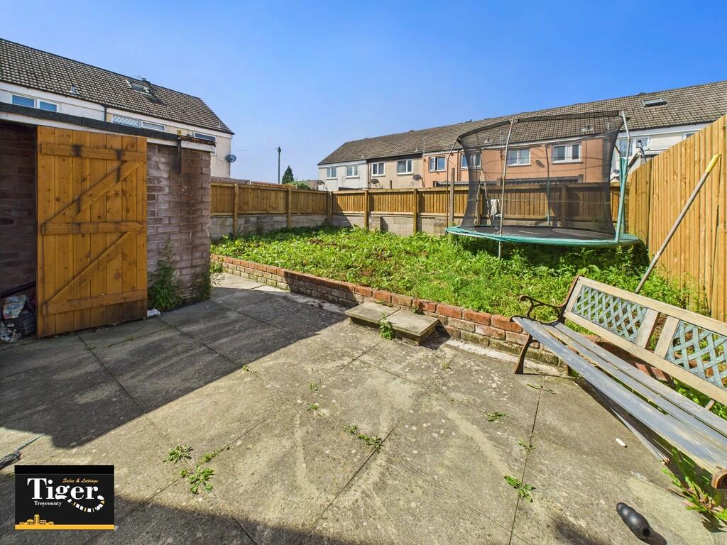 CAM02176G0-PR0633...