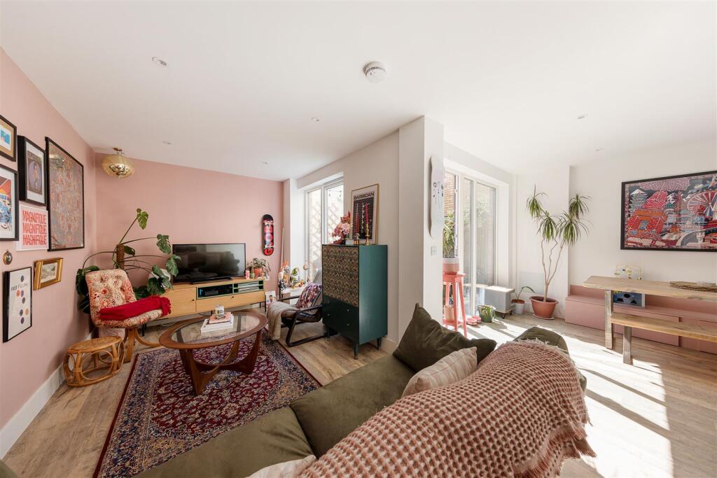 Kempton Mews, East Ham