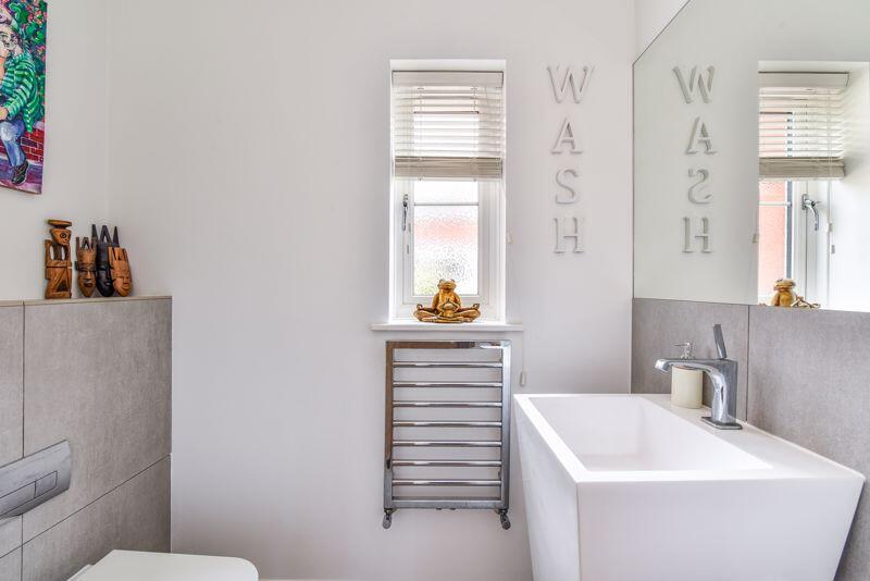 Downstairs Cloakroom 