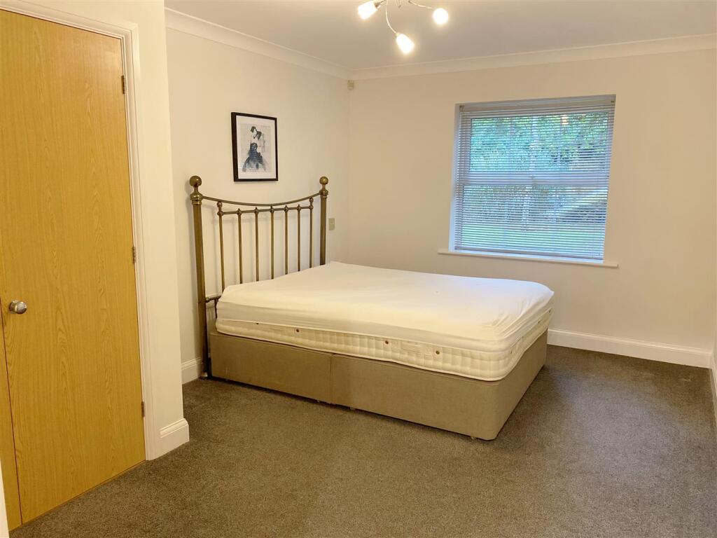 Bed 1a.jpeg
