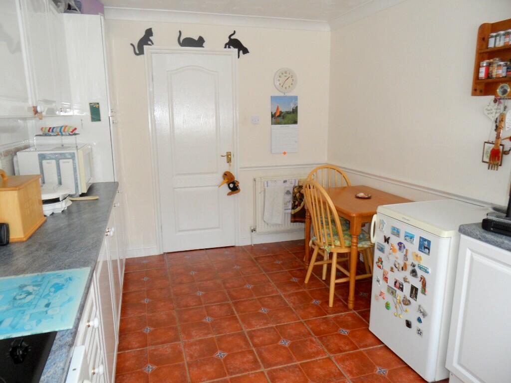 KITCHEN/BREAKFAST RM