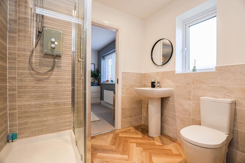 Jack &amp; Jill Shower Room