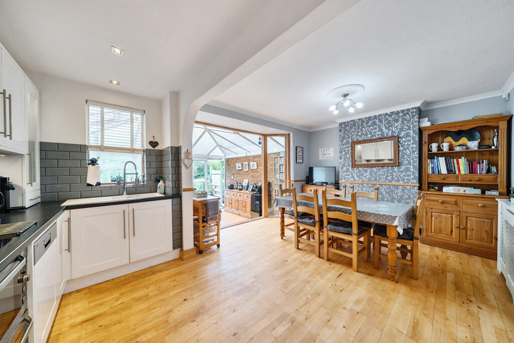 1333158-11-688b73...