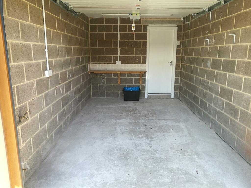 Photo Garage.jpg
