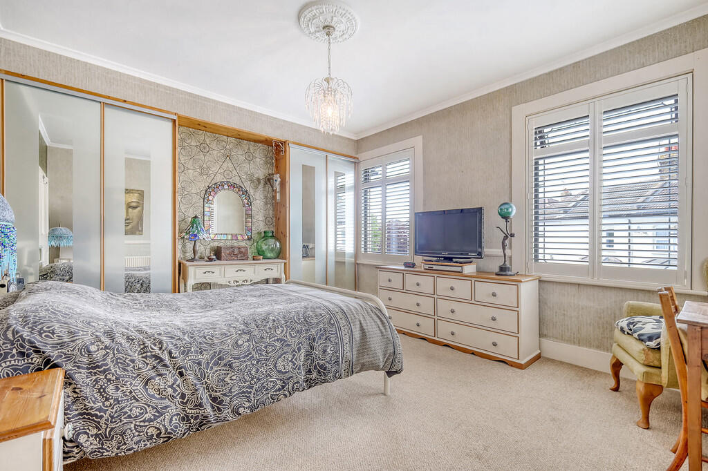 68 Avenue Road be...