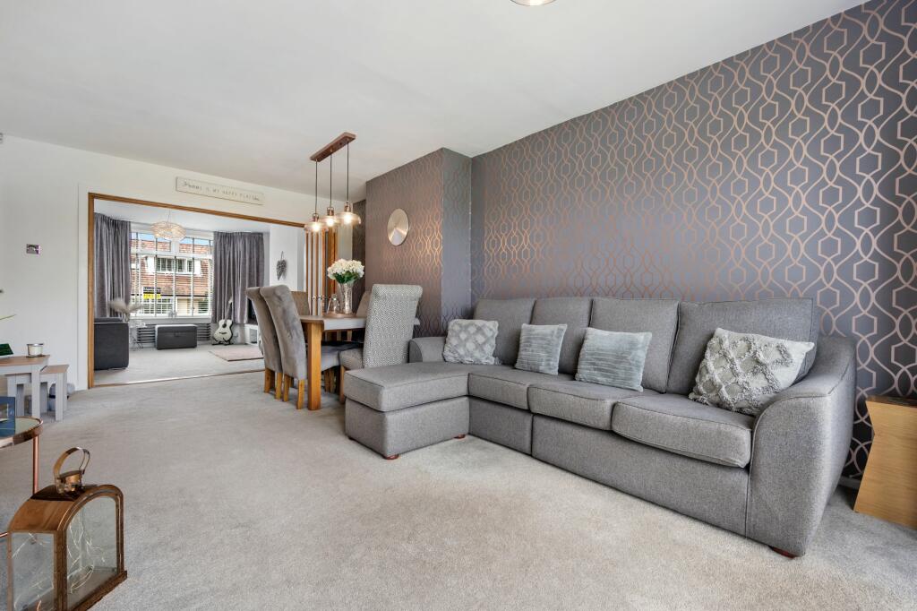 Open Plan Living / Dining Area