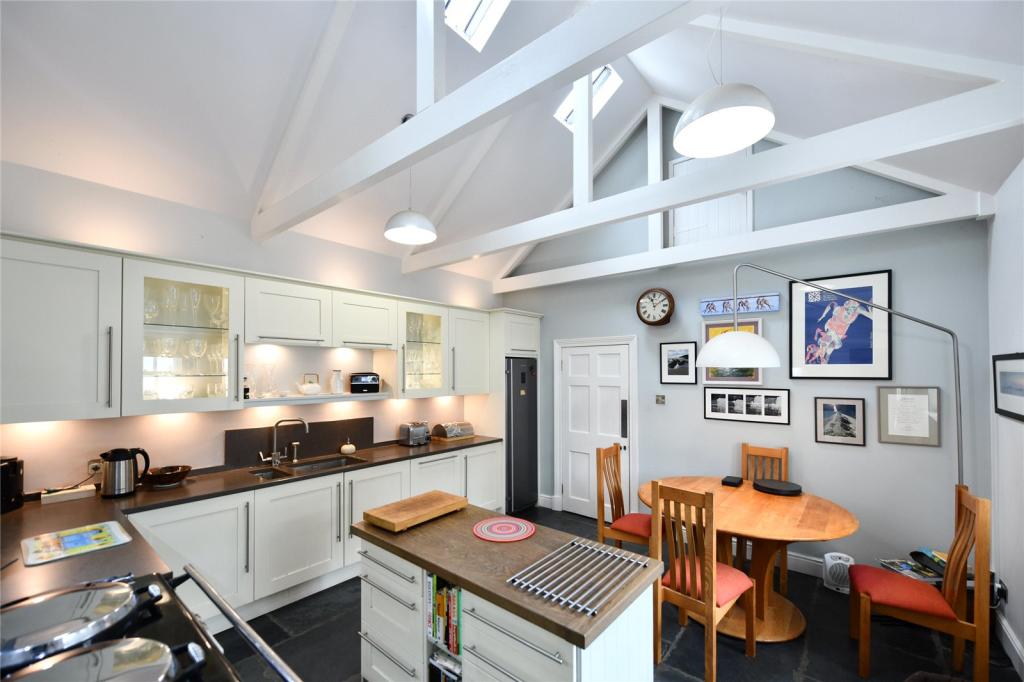 Kitchen Dining Area