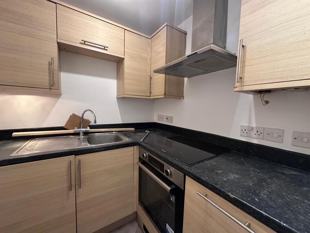 Flat 8 12 tufton street 3 .jpeg