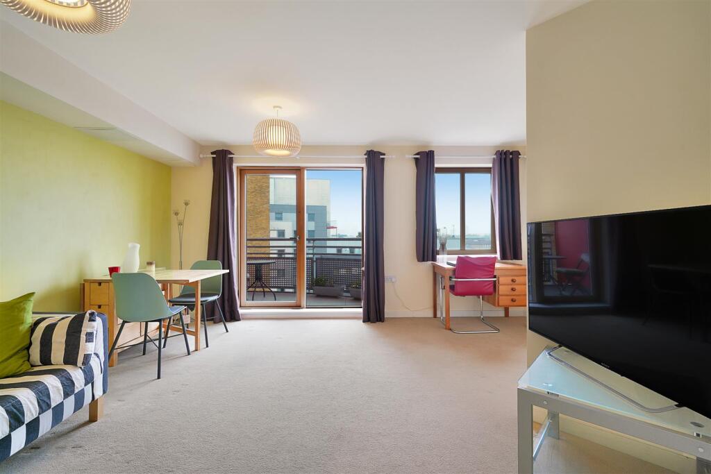 Flat 22, Cuthbert Bell Tower - a1xMCZhIAEyGxHYk1fM