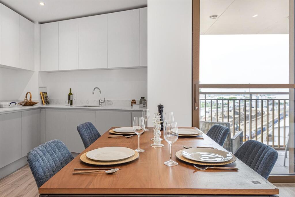 Dining area.jpg