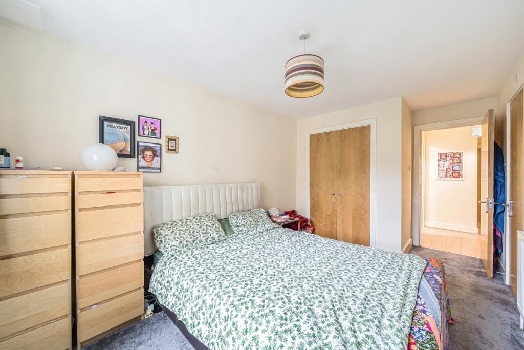 1386131-7-692e3c9...