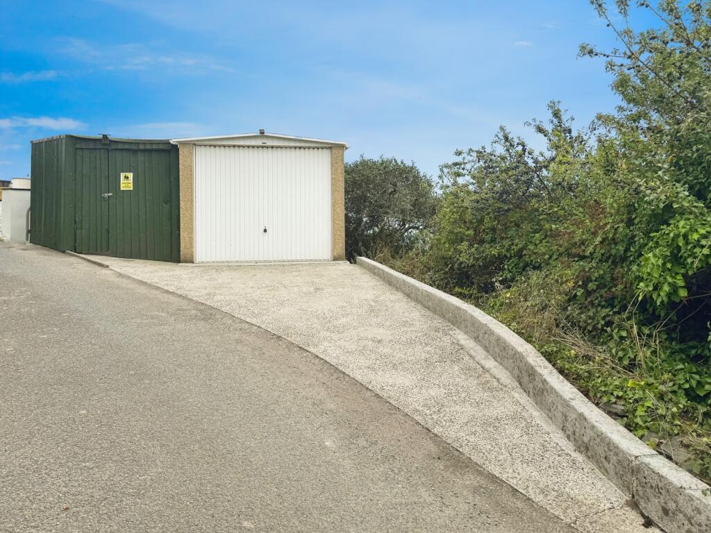 Garage/Store/Parking