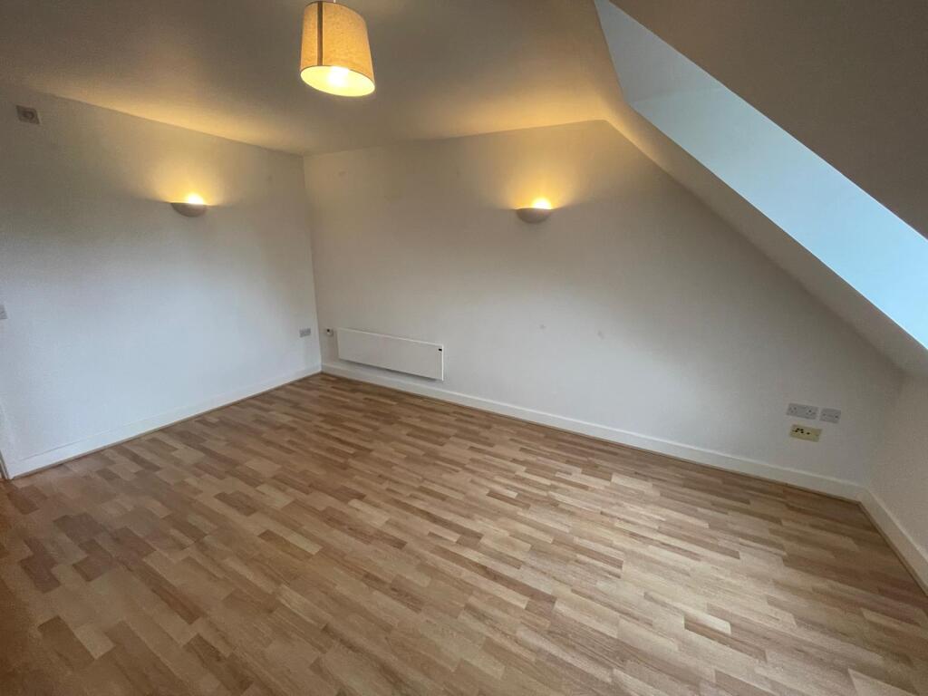 WhatsApp Image 2025-10-10 at 13.35.13_011a94e2