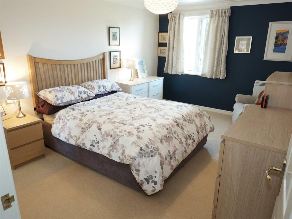 Bedroom 1: