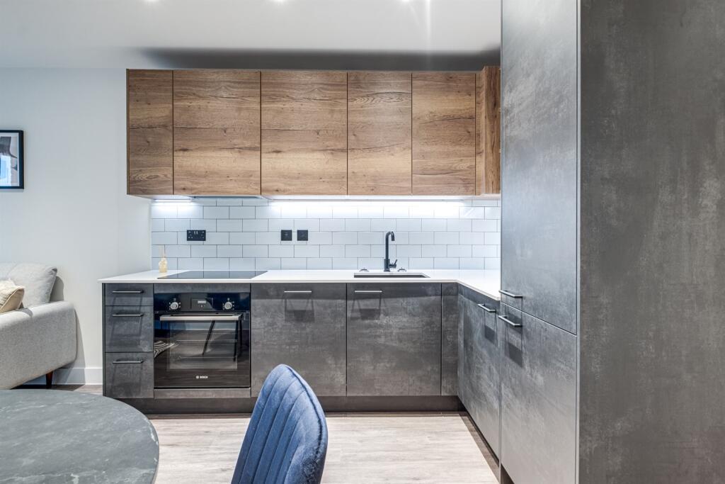 Belmont Wharf, Glasswater Locks, B4