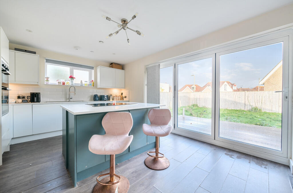 1389029-4-693ac09...