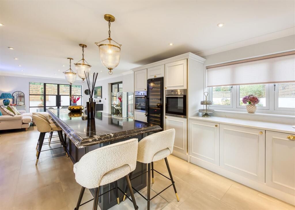 34 Post Office Road-kitchen1.jpg