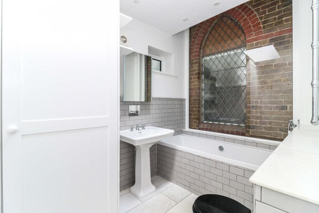 Ground Floor En-Suite