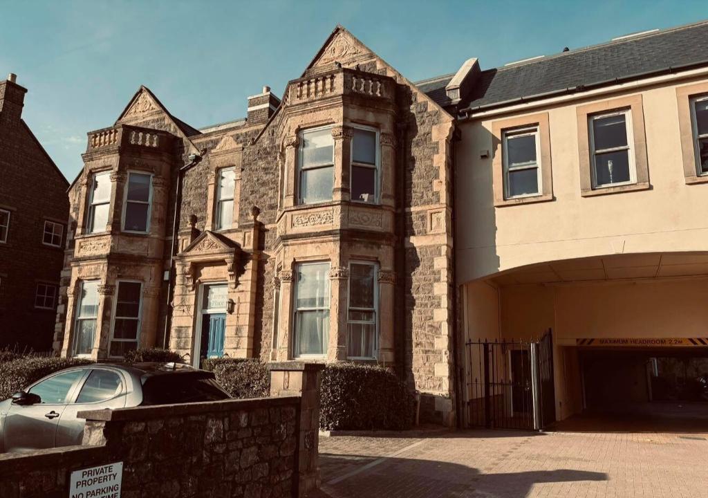 Clarence Road North, Weston-Super-Mare, BS23 4BY