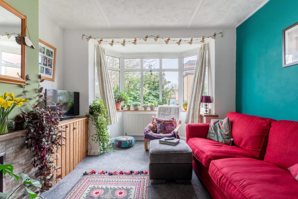 Sharpthorne Crescent-2.jpg