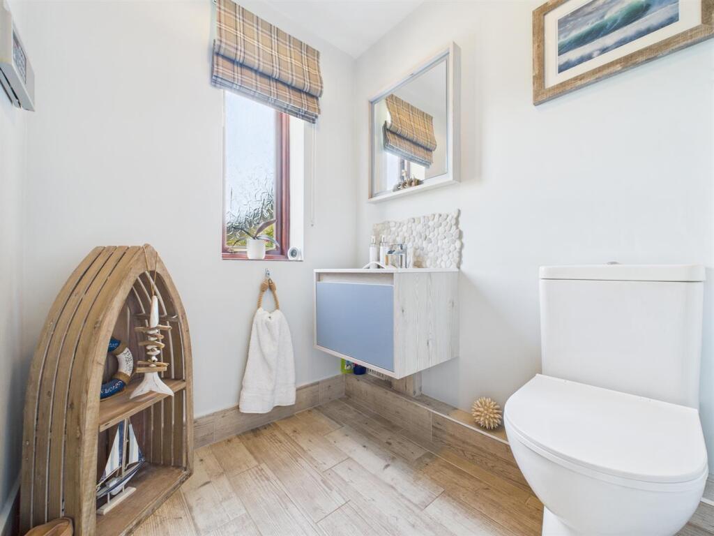 CLOAKROOM/WC