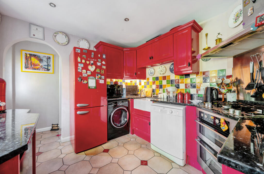 1318999-15-686e3b...