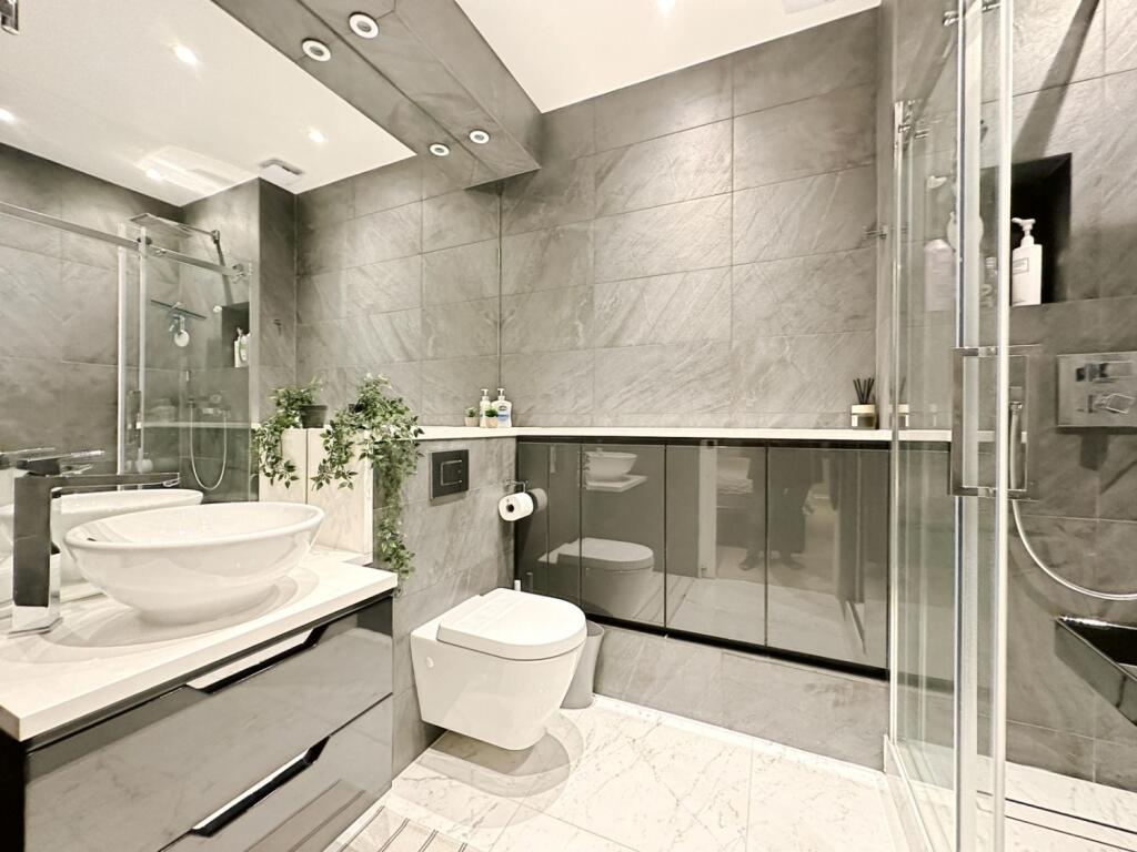 Master Bedroom Ensuite