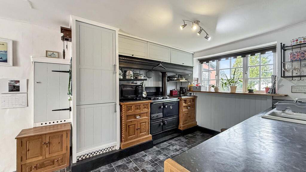 Kitchen/dining ro...