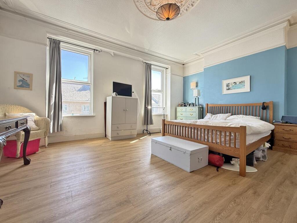 Palmerston Street 10 - Bed 1 FRONT PAGE.jpg