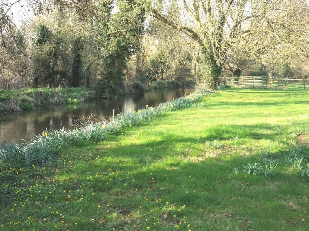 7 Silverbeck House Gardens_lge