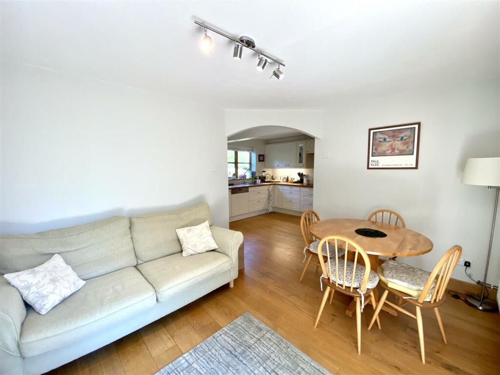 OPEN PLAN KITCHEN/DINING ROOM
