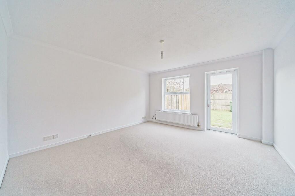 24 JONES CLOSE - PHOTOCB X MT 39.jpg