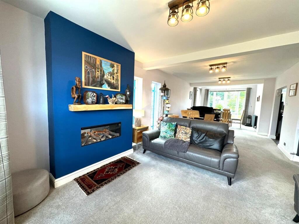 Living room / dinning room , open plan