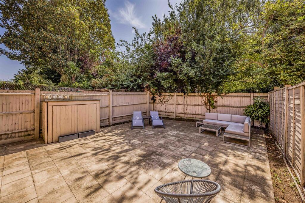 29 Edenbridge Road Southsea-Small-PorticoMarketing