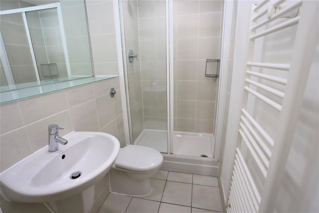 ensuite.jpg