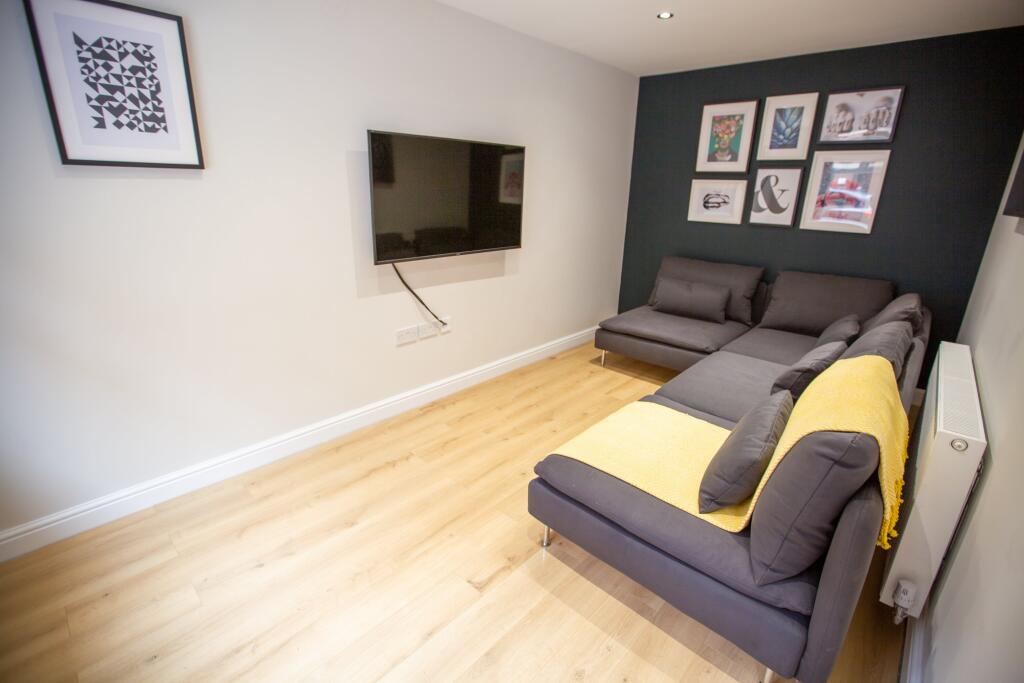 Markden Mews, L8 1TN, 
