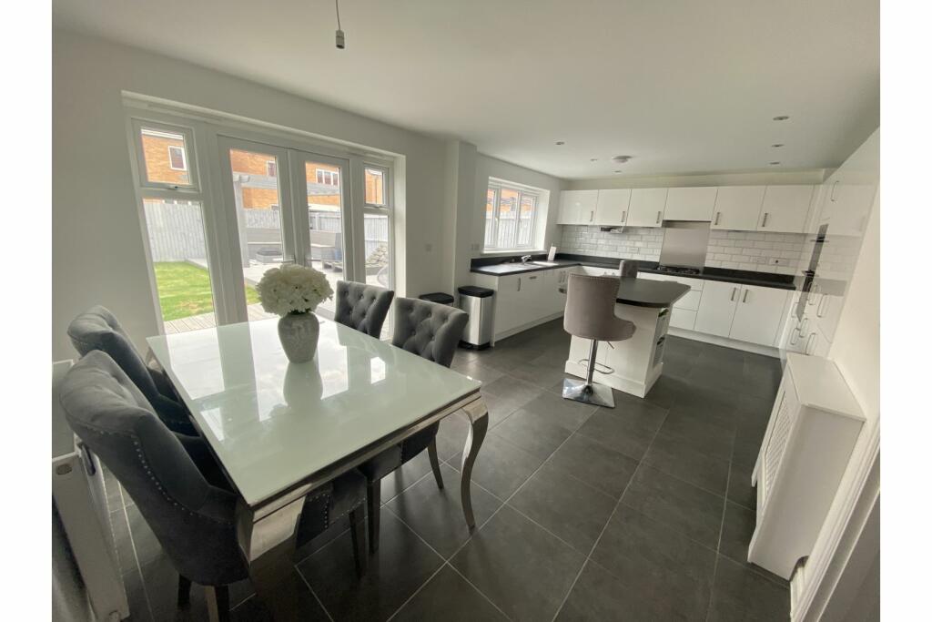 Kitchen/Dining Room