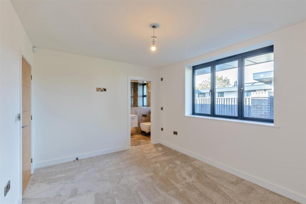 8666547-interior16.jpg
