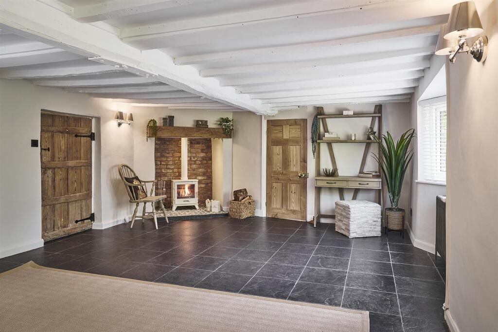 Callow Hill Cottage 5.jpg