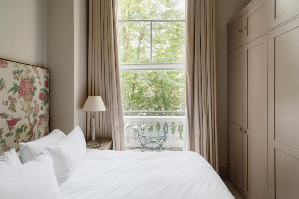 305521 - CONNOUGHT-HOUSE-38.jpg