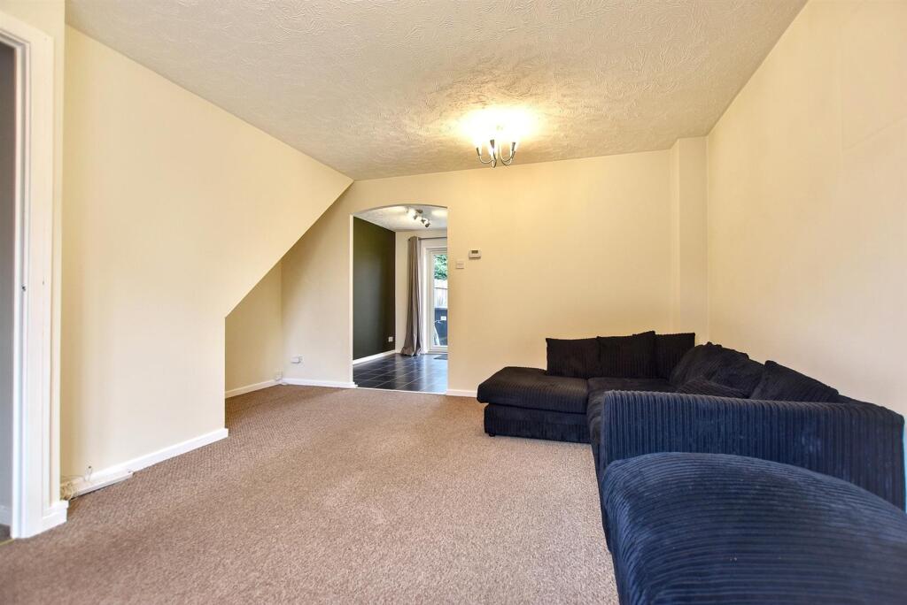 Living Room..jpg