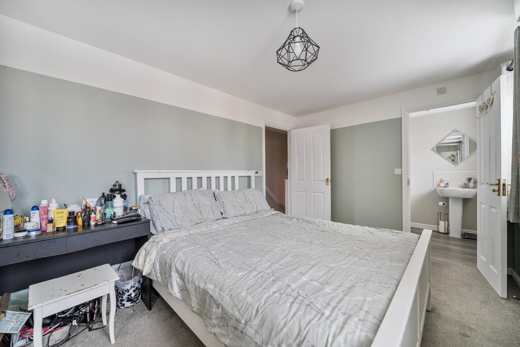 13296572687f8ffe4880a