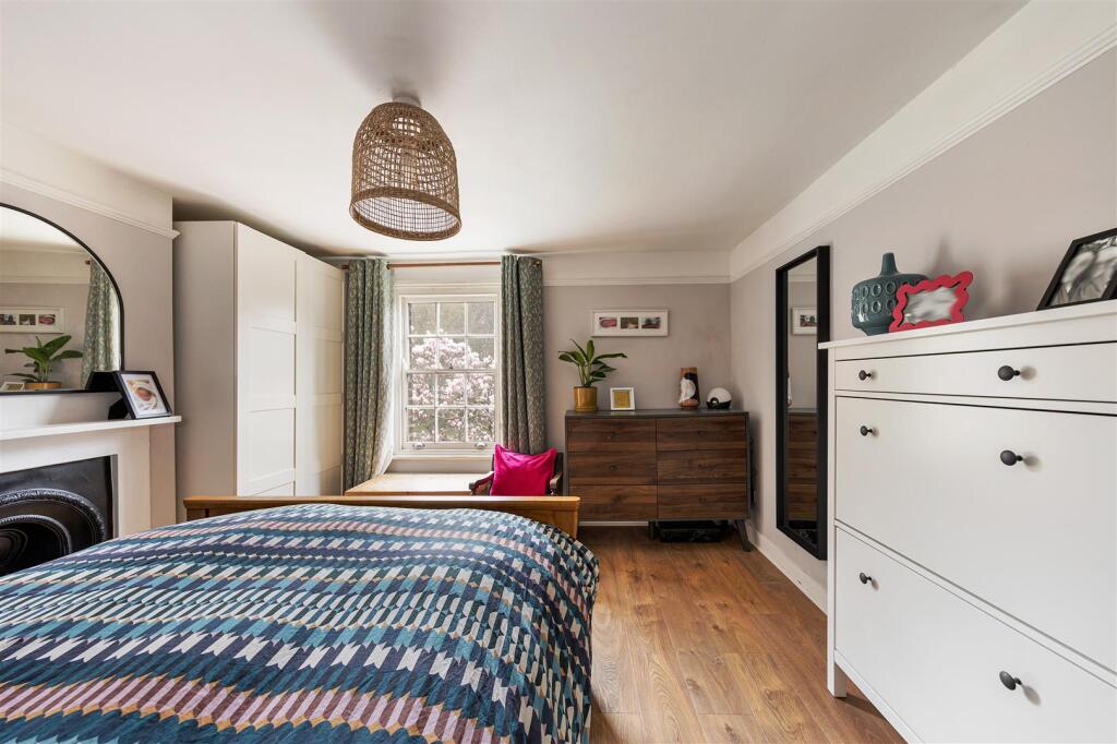 116 Forest Rise, E17